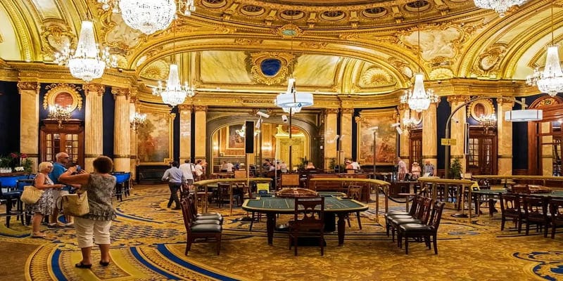 Không khí sang trọng khiến Casino de Monte-Carlo trở thành địa điểm hoàn hảo 